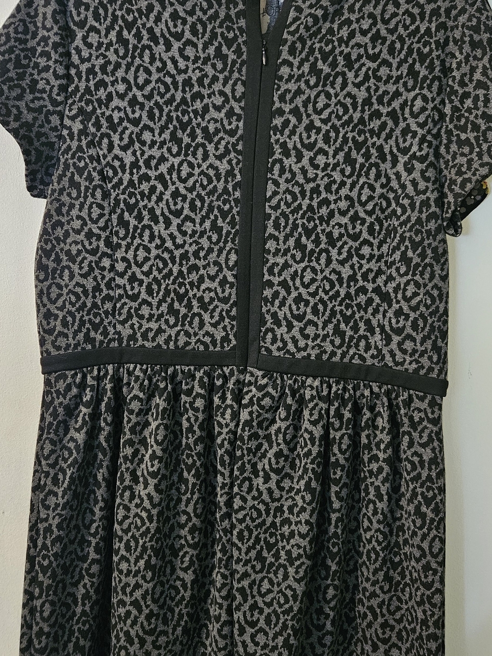 LOFT Women's Black and Gray Short-Sleeve Patterned Girls' Dress